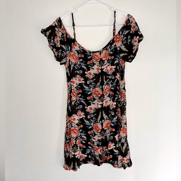 Band of Gypsies cold shoulder cut out mini dress size M - Picture 5 of 6